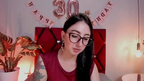 Snapshot of emilyywatson chatting on May 22, 2026, 1:02 am Emilyy Watson online show from May 22, 2026, 1:02 am