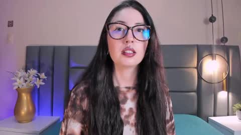 Snapshot of emilyywatson chatting on June 5, 2026, 1:12 am Emilyy Watson online show from June 5, 2026, 1:12 am