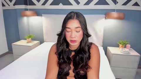 Snapshot of emilyzahar chatting on November 17, 2025, 1:06 pm Emily online show from November 17, 2025, 1:06 pm