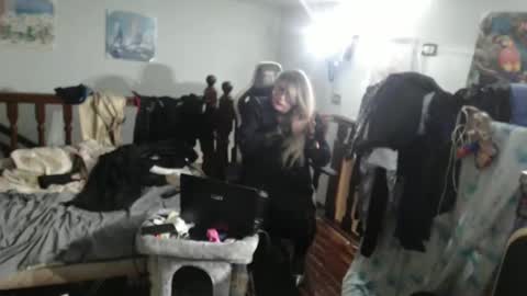 Snapshot of emma671 chatting on March 9, 2025, 12:42 am emma online show from March 9, 2025, 12:42 am