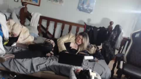 Snapshot of emma671 chatting on March 9, 2025, 8:21 pm emma online show from March 9, 2025, 8:21 pm