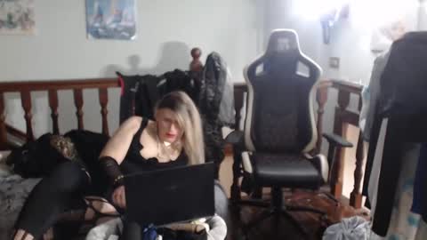 Snapshot of emma671 chatting on March 10, 2025, 6:05 am emma online show from March 10, 2025, 6:05 am