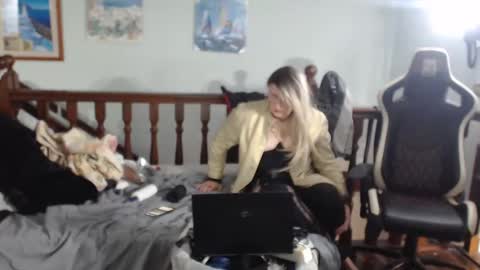 Snapshot of emma671 chatting on March 11, 2025, 6:21 am emma online show from March 11, 2025, 6:21 am