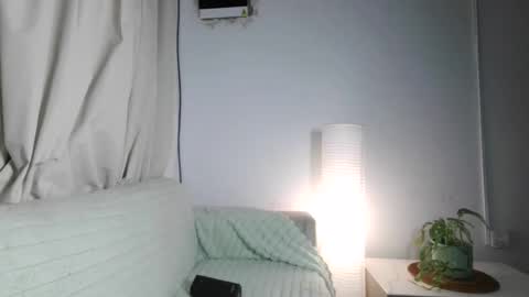Snapshot of emma______1996 chatting on July 19, 2026, 8:07 am emma______1996 online show from July 19, 2026, 8:07 am