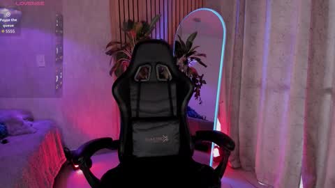 Snapshot of emma_____________ chatting on November 4, 2025, 9:36 pm online show from November 4, 2025, 9:36 pm