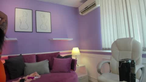 Snapshot of emma__walkerr_ chatting on February 8, 2025, 7:05 pm emma__walkerr_ online show from February 8, 2025, 7:05 pm