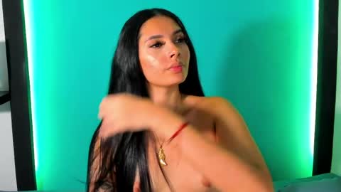 emma_ah online show from May 4, 2026, 7:32 pm