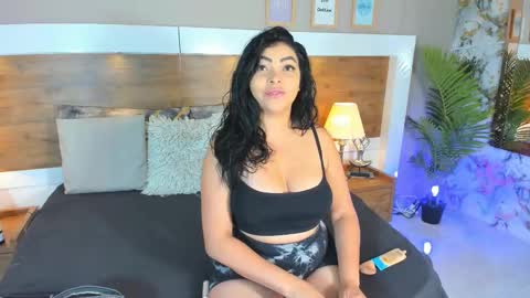 Snapshot of emma_bakker_ chatting on February 13, 2025, 12:00 pm Emma online show from February 13, 2025, 12:00 pm