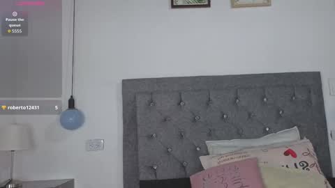 Snapshot of emma_blake__ chatting on September 18, 2025, 4:25 am Emma online show from September 18, 2025, 4:25 am