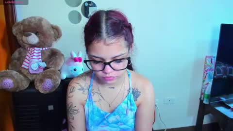 emma_boo_ online show from May 2, 2026, 1:38 pm