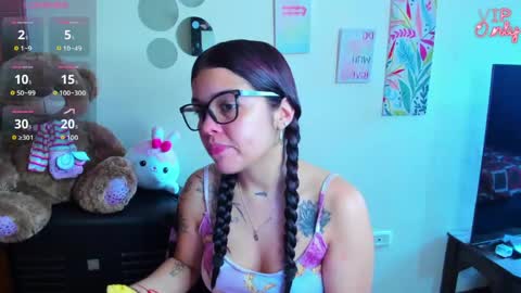 Snapshot of emma_boo_ chatting on June 3, 2026, 2:19 pm emma_boo_ online show from June 3, 2026, 2:19 pm