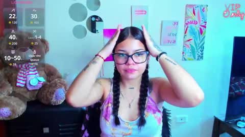 Snapshot of emma_boo_ chatting on June 5, 2026, 3:07 pm emma_boo_ online show from June 5, 2026, 3:07 pm