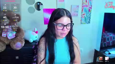 Snapshot of emma_boo_ chatting on June 17, 2026, 2:07 pm emma_boo_ online show from June 17, 2026, 2:07 pm
