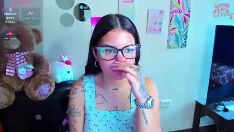 Snapshot of emma_boo_ chatting on June 24, 2026, 3:11 pm emma_boo_ online show from June 24, 2026, 3:11 pm