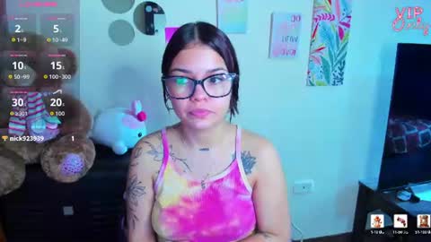 Snapshot of emma_boo_ chatting on June 30, 2026, 2:07 pm emma_boo_ online show from June 30, 2026, 2:07 pm