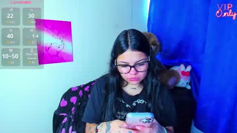 Snapshot of emma_boo_ chatting on July 3, 2026, 2:56 pm emma_boo_ online show from July 3, 2026, 2:56 pm