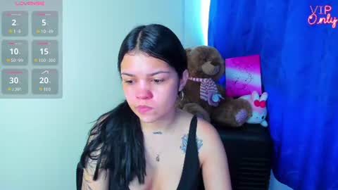 Snapshot of emma_boo_ chatting on July 5, 2026, 3:19 pm emma_boo_ online show from July 5, 2026, 3:19 pm