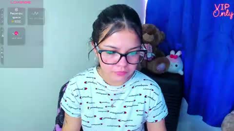 Snapshot of emma_boo_ chatting on July 9, 2026, 3:27 pm emma_boo_ online show from July 9, 2026, 3:27 pm