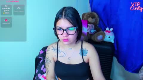 Snapshot of emma_boo_ chatting on July 10, 2026, 11:29 pm emma_boo_ online show from July 10, 2026, 11:29 pm