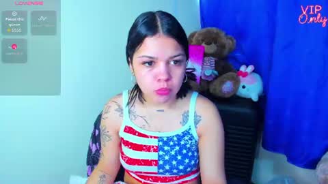Snapshot of emma_boo_ chatting on July 13, 2026, 5:49 pm emma_boo_ online show from July 13, 2026, 5:49 pm