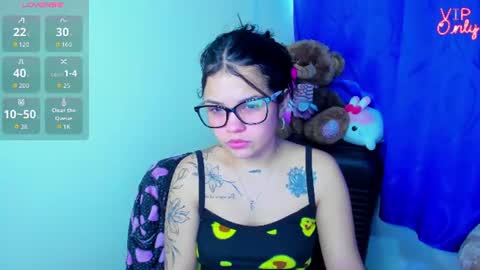 Snapshot of emma_boo_ chatting on July 14, 2026, 4:34 pm emma_boo_ online show from July 14, 2026, 4:34 pm