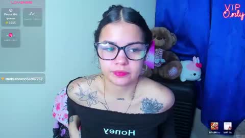 Snapshot of emma_boo_ chatting on July 20, 2026, 12:36 am emma_boo_ online show from July 20, 2026, 12:36 am
