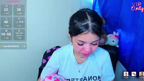 Snapshot of emma_boo_ chatting on July 30, 2026, 4:39 pm emma_boo_ online show from July 30, 2026, 4:39 pm