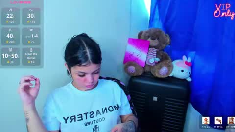 Snapshot of emma_boo_ chatting on July 31, 2026, 5:45 pm emma_boo_ online show from July 31, 2026, 5:45 pm