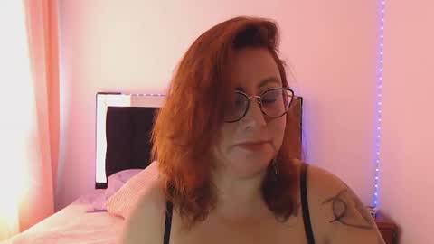 Snapshot of emma_bouvier chatting on August 1, 2026, 8:41 pm Emma online show from August 1, 2026, 8:41 pm