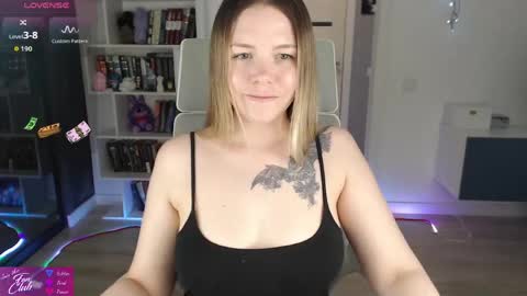 Snapshot of emma_bryan chatting on May 8, 2026, 4:56 pm Emma online show from May 8, 2026, 4:56 pm