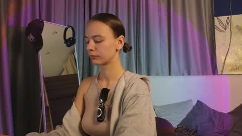 emma_chaser online show from May 1, 2026, 1:43 am
