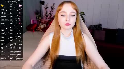 Snapshot of emma_chery chatting on February 13, 2025, 12:32 pm Emma online show from February 13, 2025, 12:32 pm