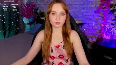 Snapshot of emma_chery chatting on September 10, 2025, 6:02 am Emma online show from September 10, 2025, 6:02 am