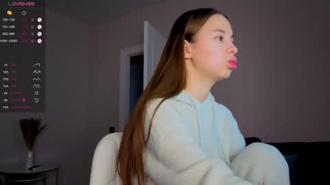 Snapshot of emma_clon chatting on September 14, 2025, 1:16 am Emma online show from September 14, 2025, 1:16 am