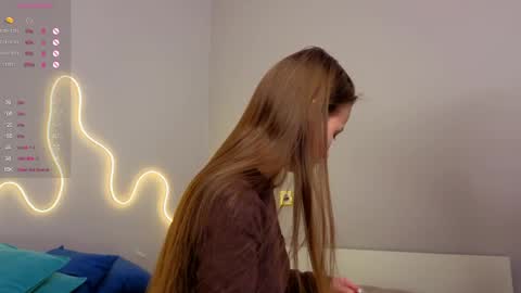 Snapshot of emma_clon chatting on May 21, 2026, 2:07 am Emma online show from May 21, 2026, 2:07 am