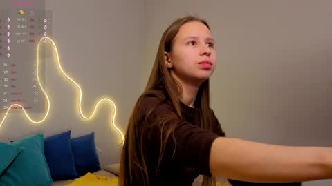 Snapshot of emma_clon chatting on May 31, 2026, 1:47 am Emma online show from May 31, 2026, 1:47 am