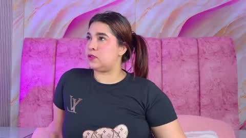 Snapshot of emma_curvy1 chatting on May 23, 2026, 3:34 am Emma online show from May 23, 2026, 3:34 am