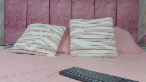 Snapshot of emma_curvy1 chatting on May 26, 2026, 3:02 am Emma online show from May 26, 2026, 3:02 am