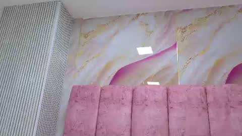 Snapshot of emma_curvy1 chatting on July 16, 2026, 3:01 am Emma online show from July 16, 2026, 3:01 am