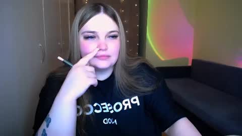 Snapshot of emma_dorn chatting on June 14, 2026, 9:55 am Eva online show from June 14, 2026, 9:55 am