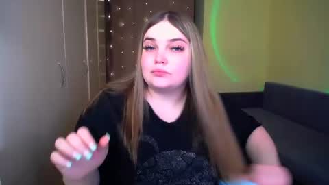 Snapshot of emma_dorn chatting on June 26, 2026, 3:22 am Eva online show from June 26, 2026, 3:22 am