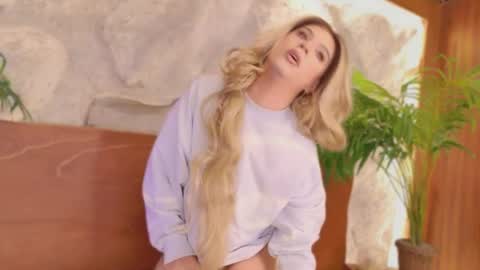 Snapshot of emma_dragon chatting on March 31, 2026, 5:08 am emma_dragon online show from March 31, 2026, 5:08 am