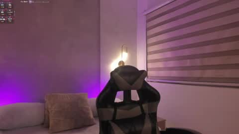 E M M A online show from April 25, 2026, 8:06 pm