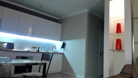 Emma online show from December 7, 2024, 10:45 am