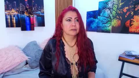 Snapshot of emma_jhomson chatting on September 8, 2025, 8:19 pm Emma 3 online show from September 8, 2025, 8:19 pm