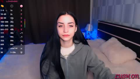 Snapshot of emma_jordan chatting on January 29, 2025, 10:05 am Emma online show from January 29, 2025, 10:05 am