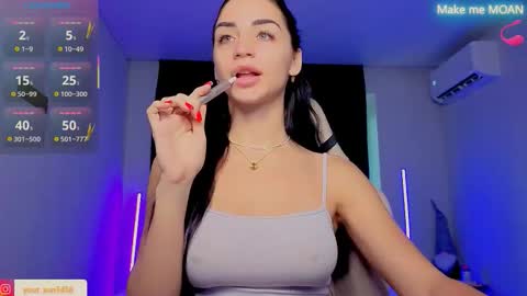 Snapshot of emma_jordan chatting on October 5, 2025, 7:28 am Emma online show from October 5, 2025, 7:28 am