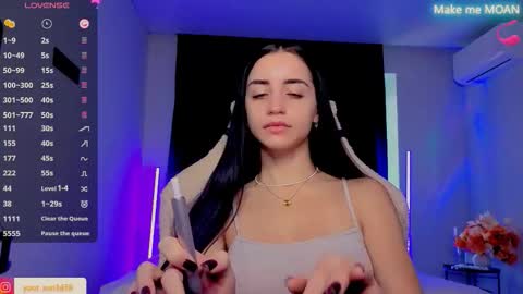 Snapshot of emma_jordan chatting on November 10, 2025, 8:13 am Emma online show from November 10, 2025, 8:13 am