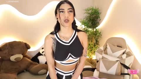 Emma online show from November 4, 2025, 4:44 am