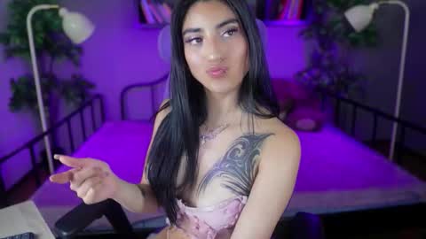 Emma online show from February 2, 2026, 9:35 pm